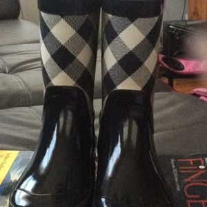 Burberry boots