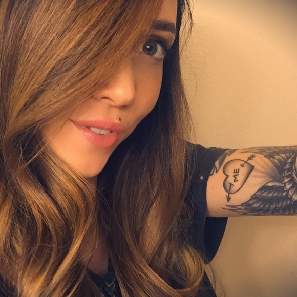 Meet Your Posher 💕 - Picture 2 of 3