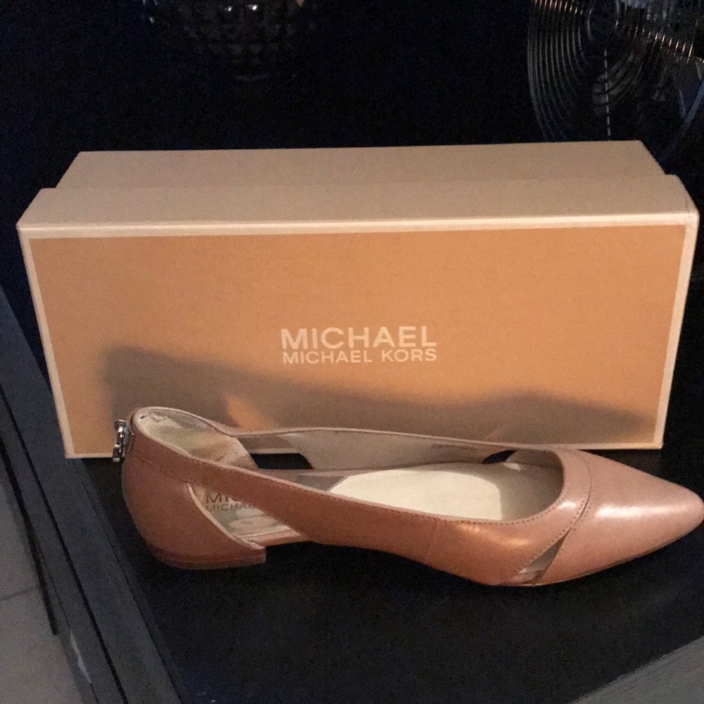 Michael Kors flat shoes beige