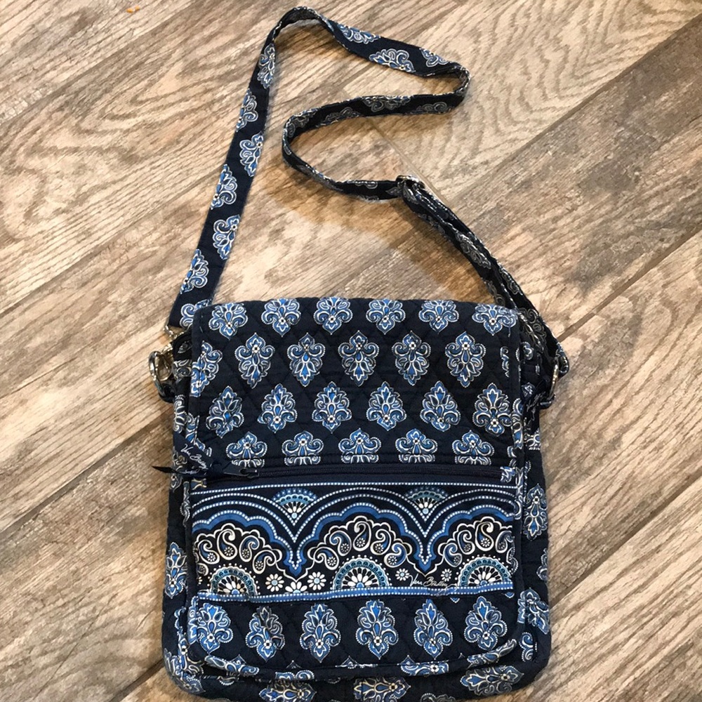 Vera Bradley cross bag