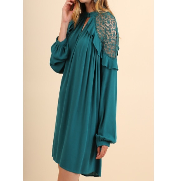 ✨ NEW✨Crochet Detailed Dress - Picture 2 of 8