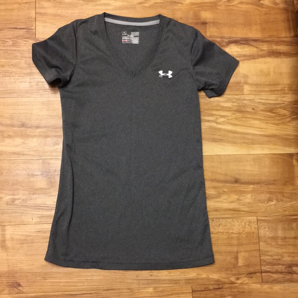 Under armour heat gear v neck tee