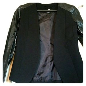 Faux leather sleeve Blazer