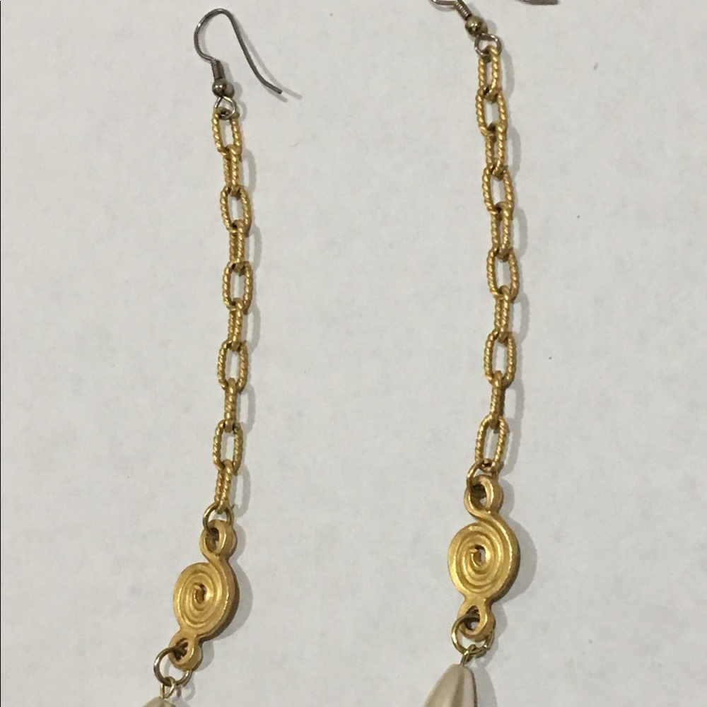 Earrings - Picture 3 of 6