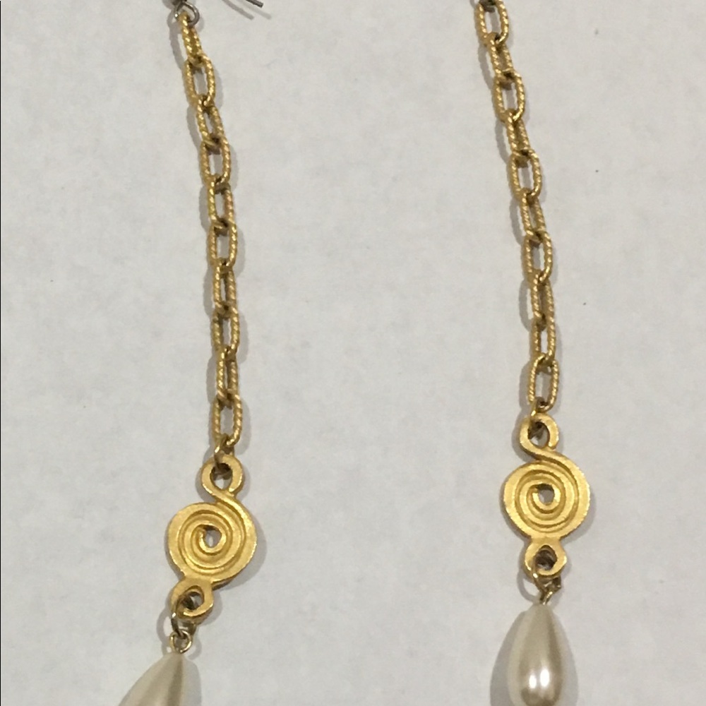 Earrings - Picture 4 of 6