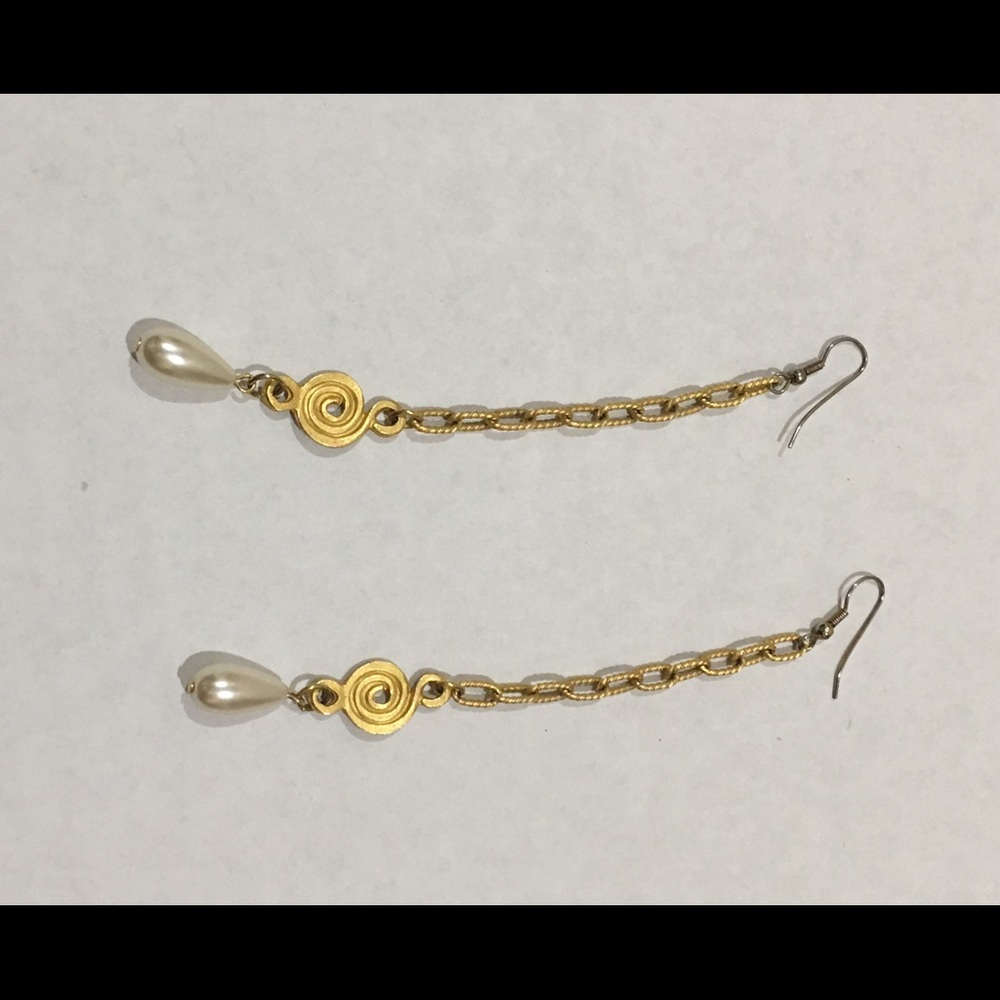 Earrings - Picture 5 of 6