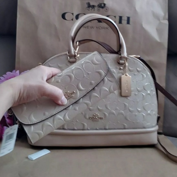 SALE👜NWT Coach sierra  tote purse bag w/ wallet - Picture 2 of 4