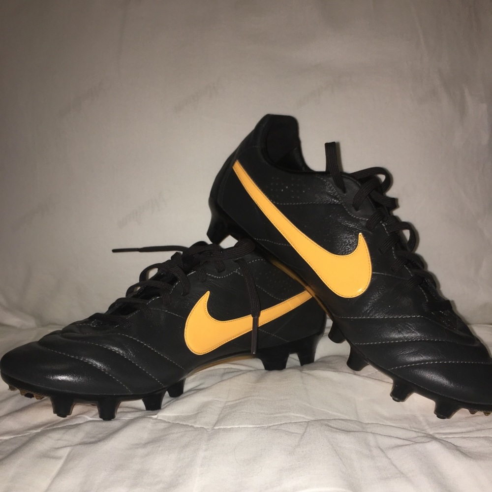 Nike Tiempo Legend IV FG Soccer Cleats