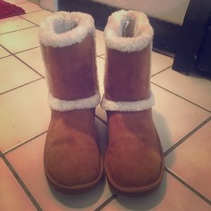 Chestnut Colored Boots!