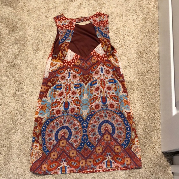 Halter neck dress - Picture 2 of 2