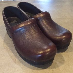 Size 11.5-12 brown leather dansko men’s shoe
