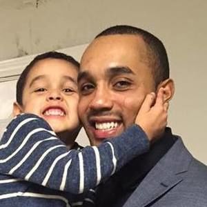 Meet your Posher, Derrick