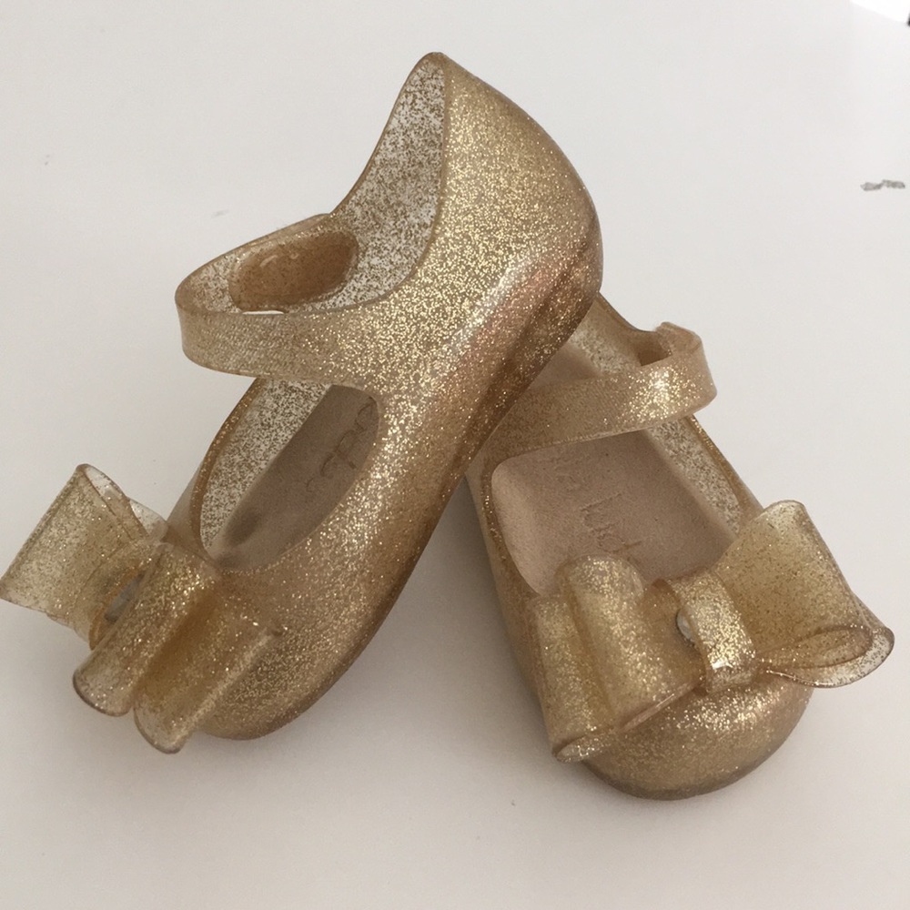 Gold glitter jelly dress shoes