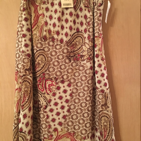 Blouse and skirt outfit - Picture 4 of 5