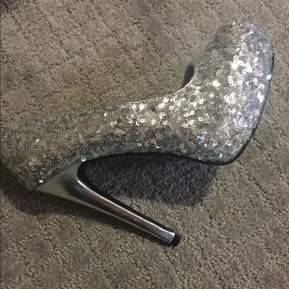 Sequined silver pumps