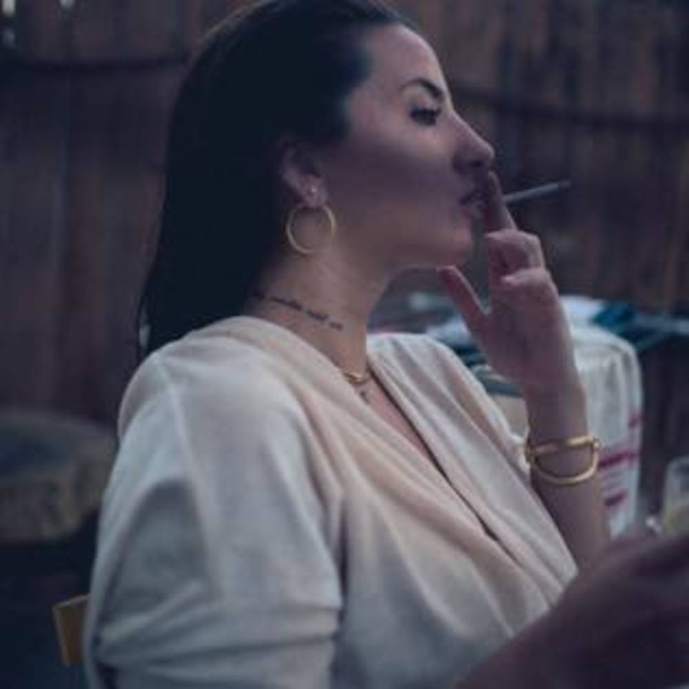 Meet your Posher, Nola