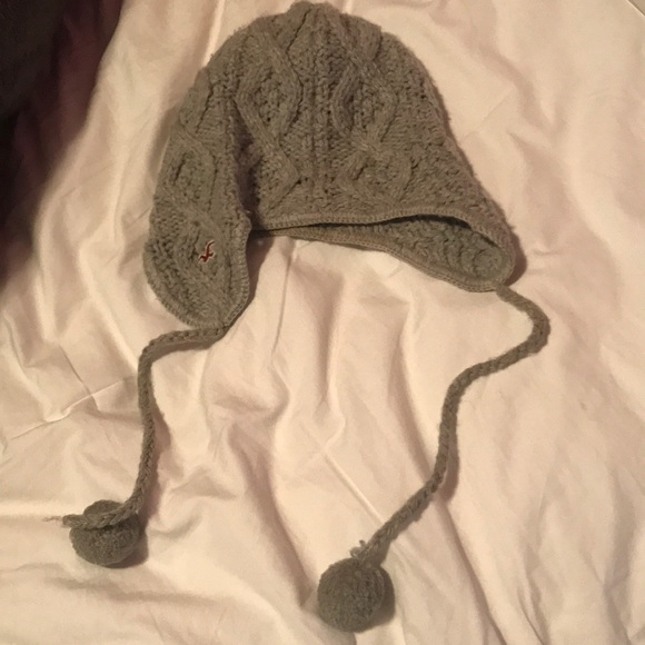 Hollister Accessories - Grey Knit Winter Beanie Hat