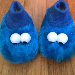 Kids Cookie Monster slippers. Never worn!