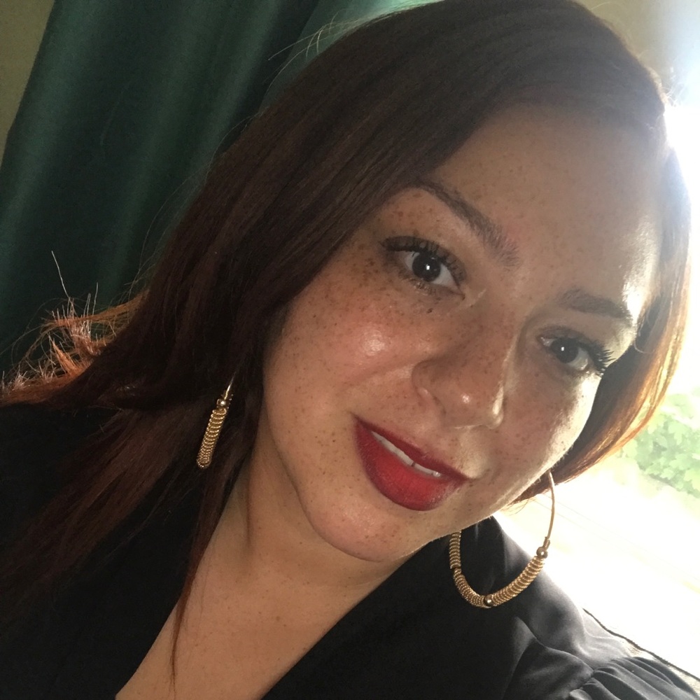 Meet your Posher, Danielle