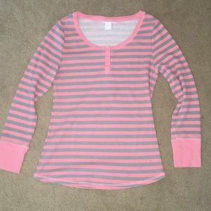 Woman's Thermal T Shirt. Medium.