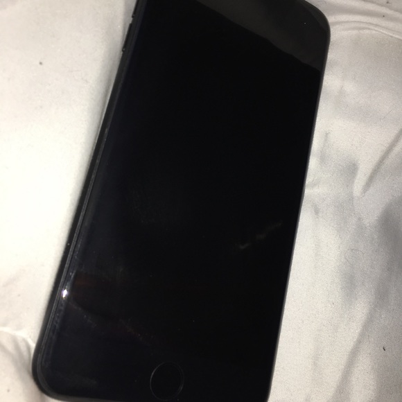 Matte black iPhone 7 Plus - Picture 2 of 2