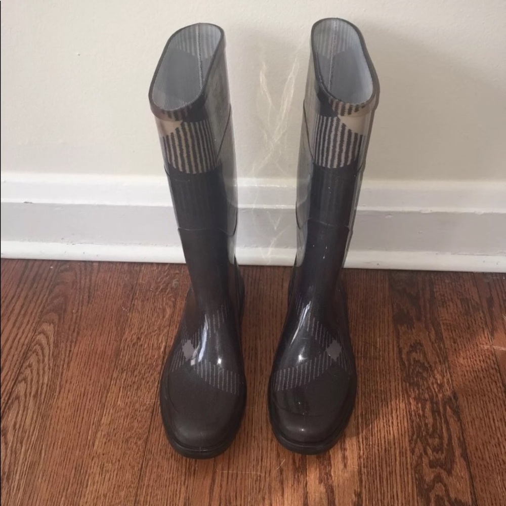 ❌SOLD❌Gray Burberry rain boots