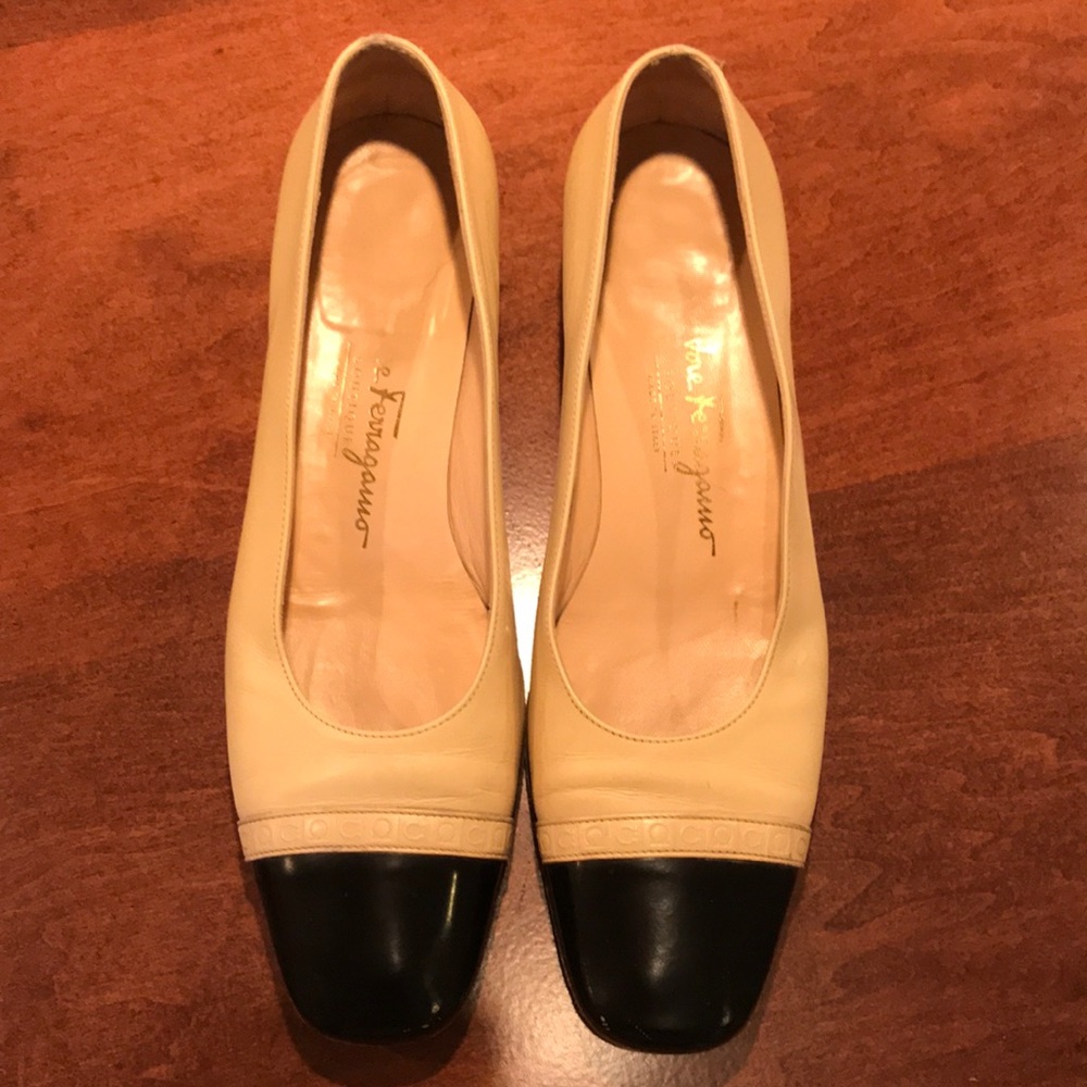 Ferragamo Flats Vintage
