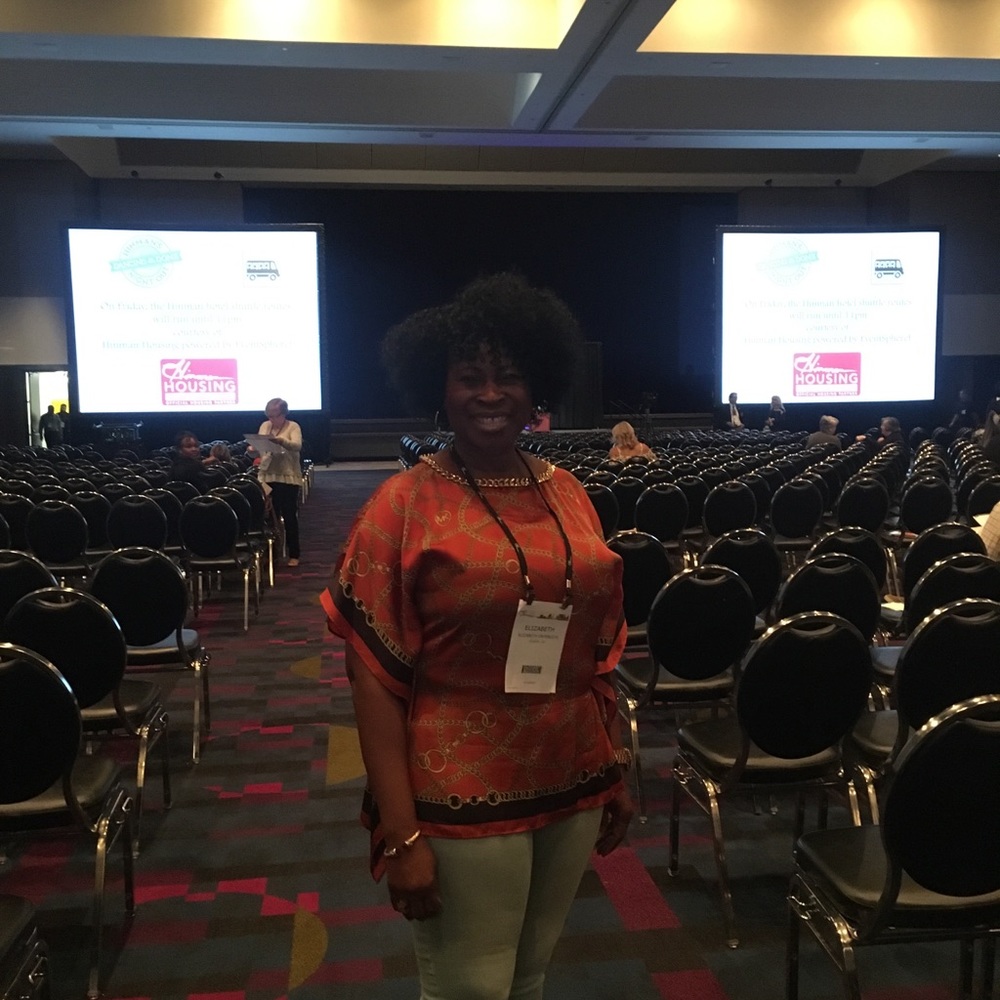 Meet your Posher, Elizabeth