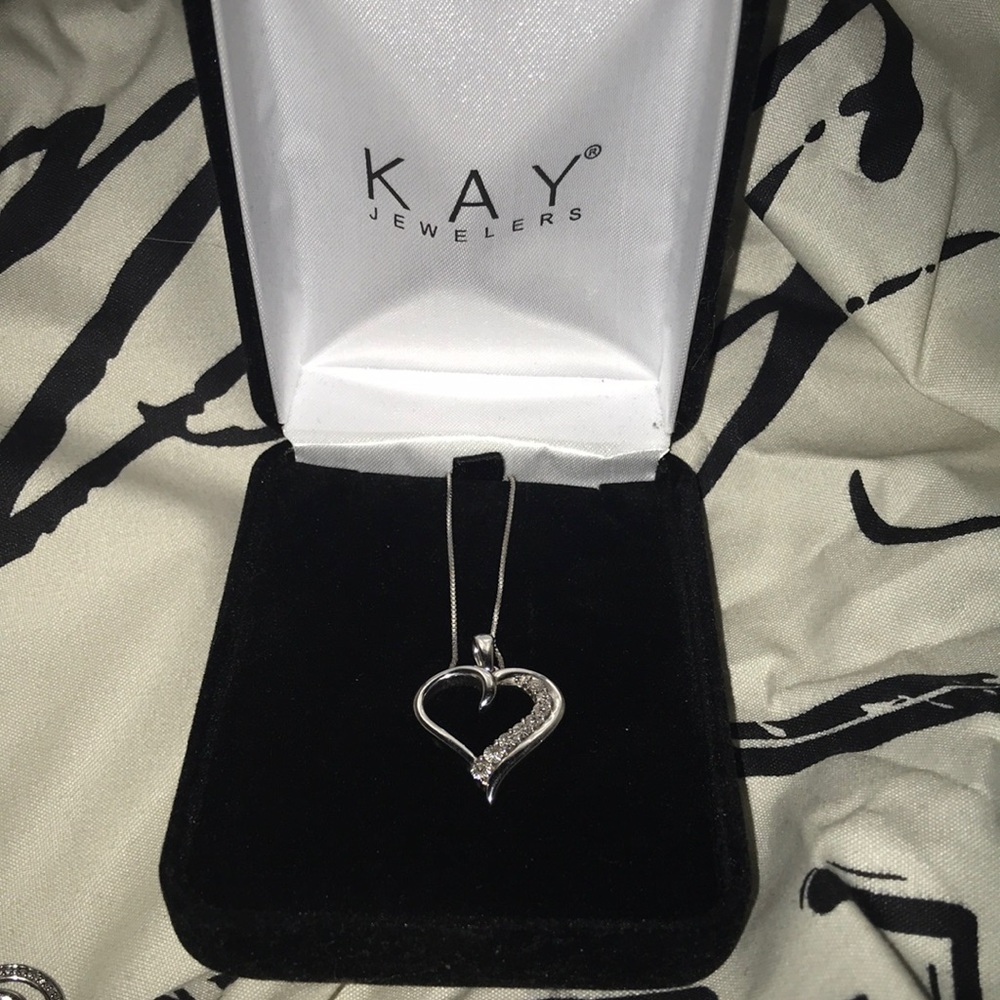 Kay jewelers heart necklace