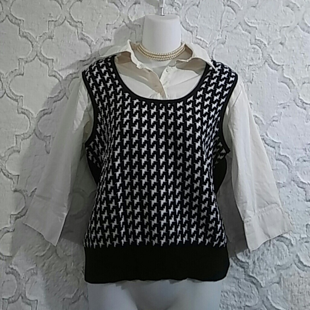 Covington Petite womens winter black and white top