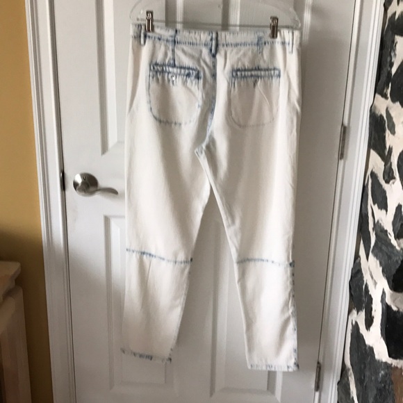 Free People whitewash jeans - Picture 2 of 2
