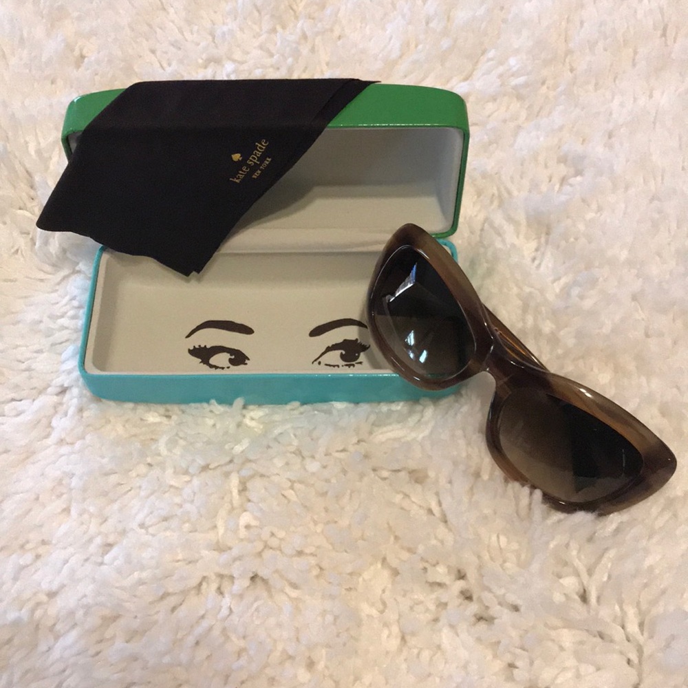 Kate Spade sunglasses 🕶