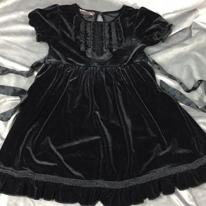 Sweet Ivy black velvet dress
