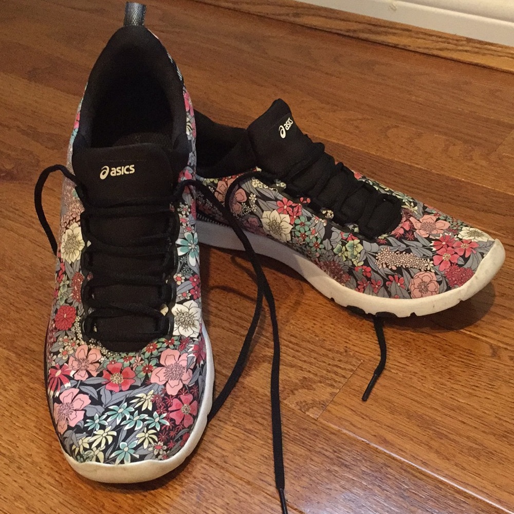 Women’s 2017 Fit Sana 3 8 1/2 ASICS Gel floral 👟