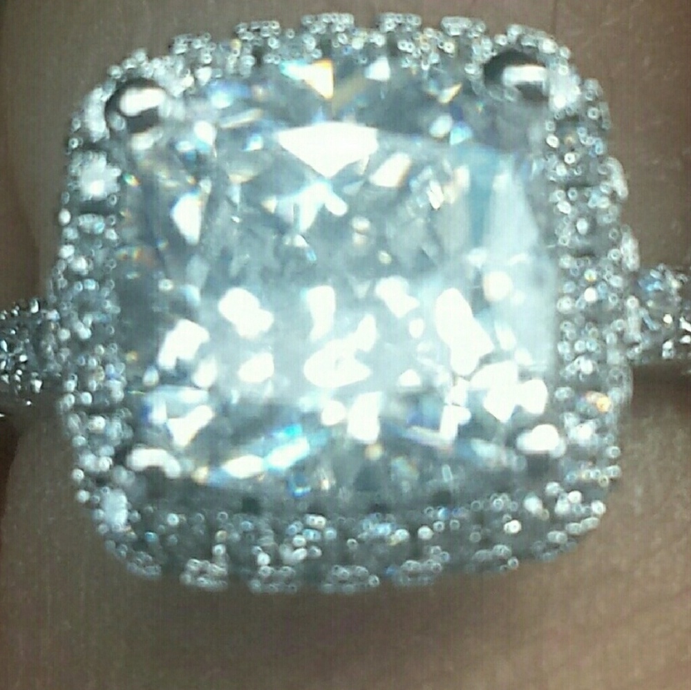 Stimulate 3ct diamond ring