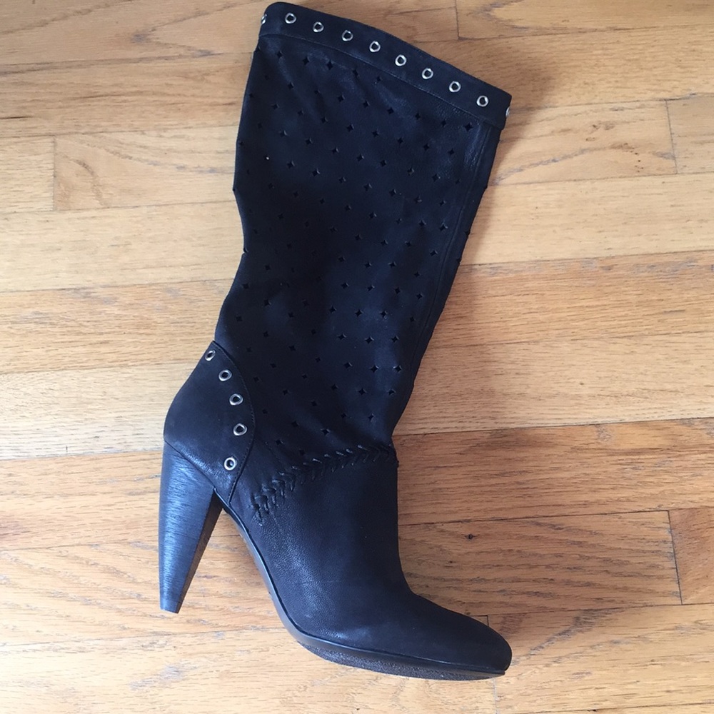 Darling Suede Guess Ardor Boots!