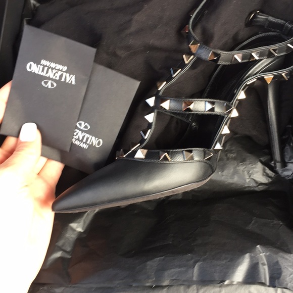 Valentinorockstud leather pumps - Picture 6 of 8