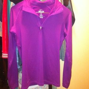 Small nike pro dri-fit fitted long sleeve top