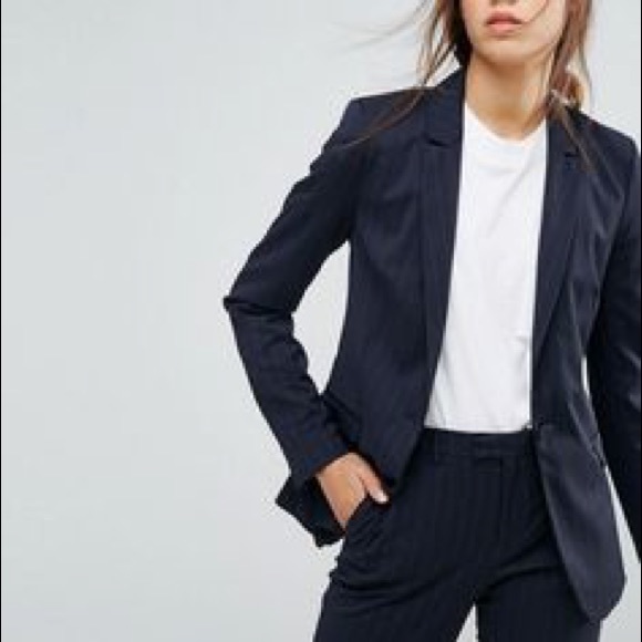BCBGeneration Jackets & Blazers - BCBGENERATION notched collar jacket