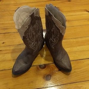 Ladies cowgirl boots
