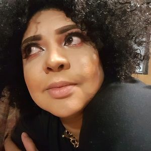 Meet your Posher, Jeannette