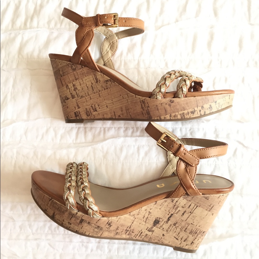 ✨Unisa Sparkly Wedge✨ size 7.5 3 3/4 inch wedge