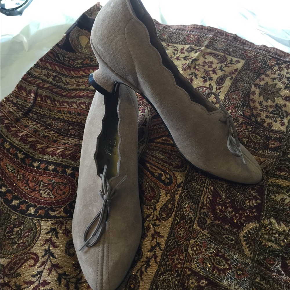 Vintage Paradise Kittens Suede Shoes