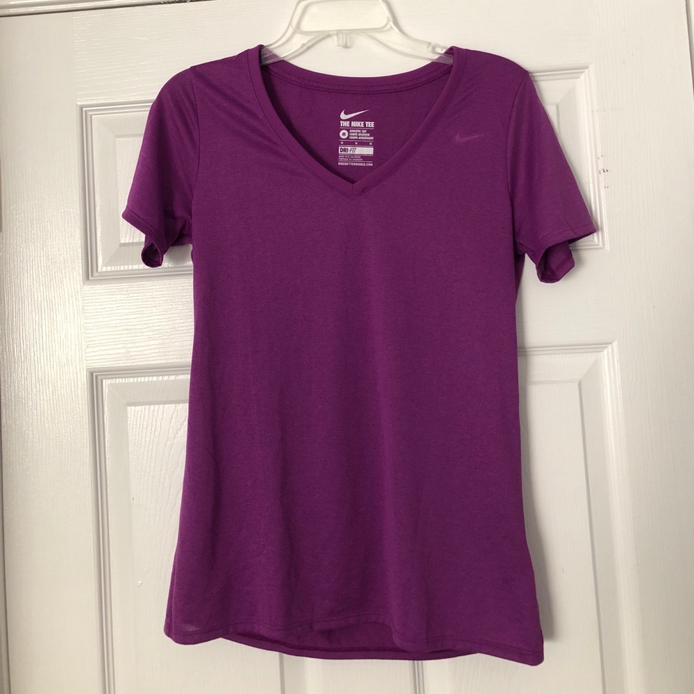 NWOT: Nike Tee: Athletic Cut: Dri Fit