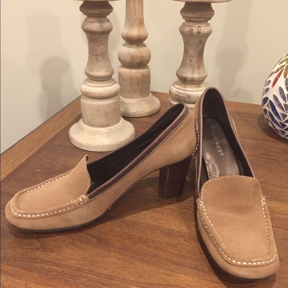 NINE WEST- Tan suede heels 👠