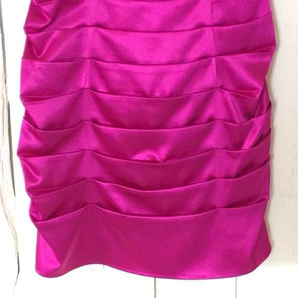 Morgan & Co Pink Fuscia Satin Evening Dress - Picture 3 of 7