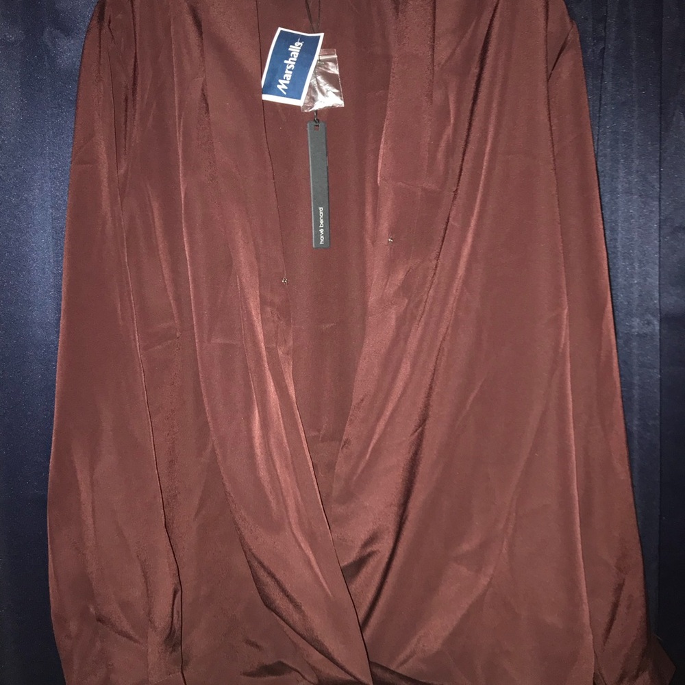 PERFECT TOP FOR HOLIDAY PARTIES! 🎁 🎄