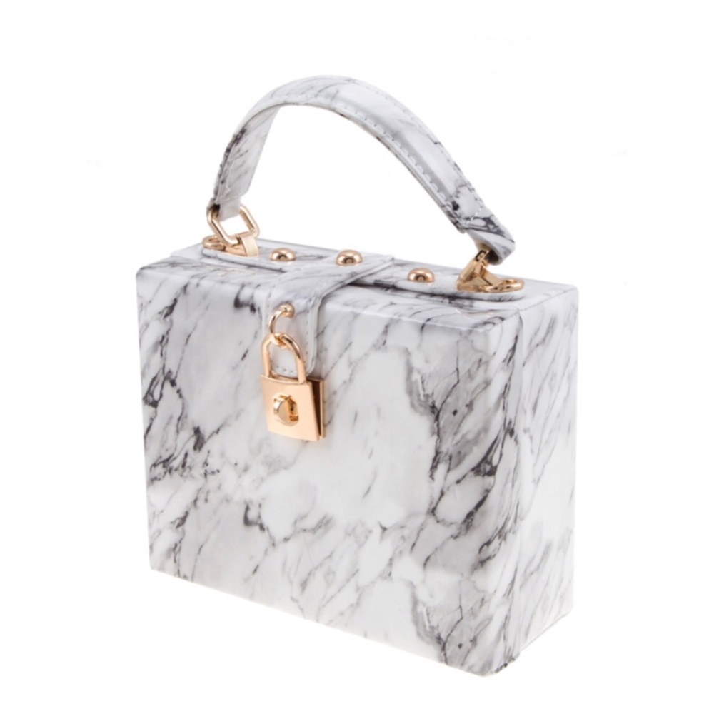 “Chic Happened” Marble Handbag 🖤