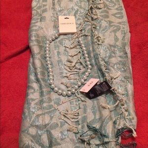 🆕 Glittery Scarf w/Matching Bead Necklace