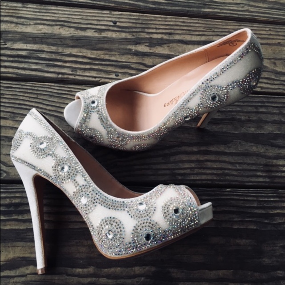 ✨NWOT✨ sparkly diamond heels
